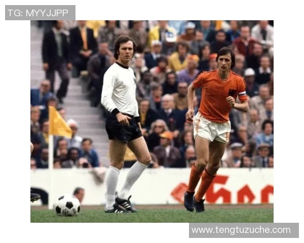 足球偶像球星的辉煌历程与传奇故事：从草根到巅峰的奋斗与荣耀